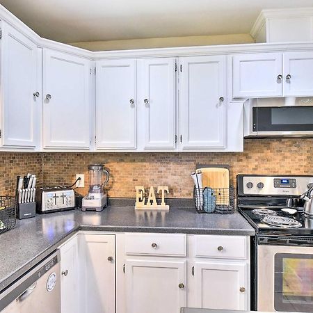 Charming Hampton Home With Yard 2 Mi To Beach! Eksteriør bilde