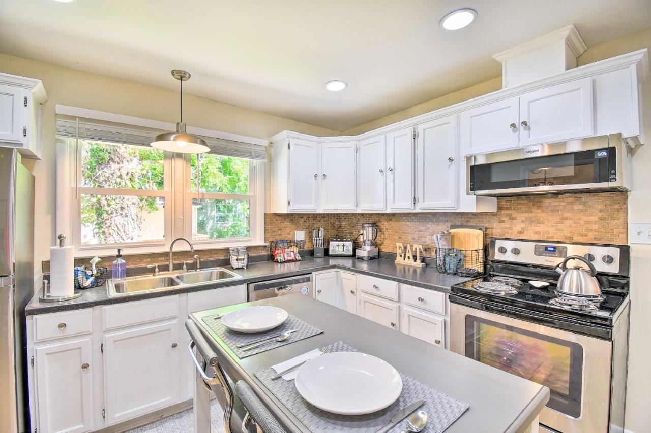 Charming Hampton Home With Yard 2 Mi To Beach! Eksteriør bilde