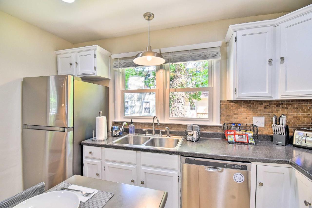 Charming Hampton Home With Yard 2 Mi To Beach! Eksteriør bilde